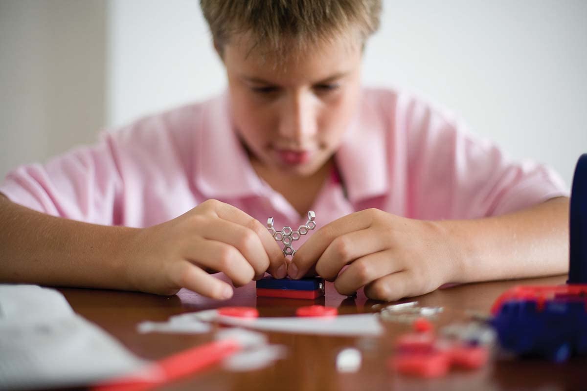 4M Magnet Science Kit - 10 Magnetic Experiments & Games (over 25 pieces to Build & STEM Learn From) - Power the Racer with a Magnet, Levitate a Magnet, Magnetic Yacht & Fishing, Boys & Girls, Age 8+ - Image 4